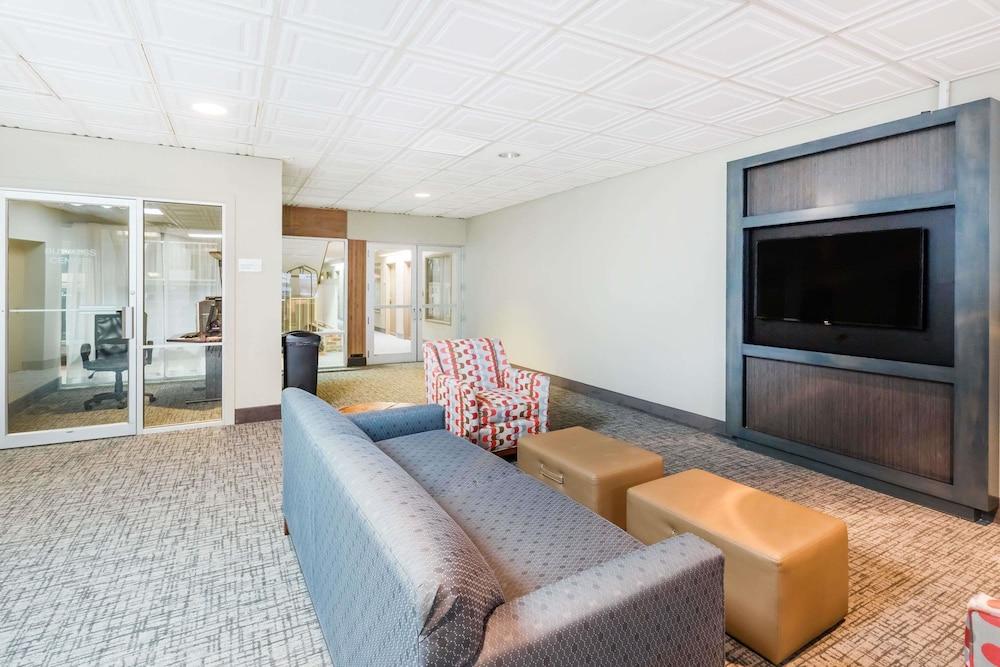 Wyndham Garden Ankeny Hotel Exterior photo