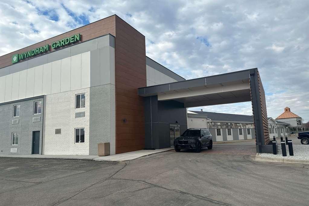 Wyndham Garden Ankeny Hotel Exterior photo