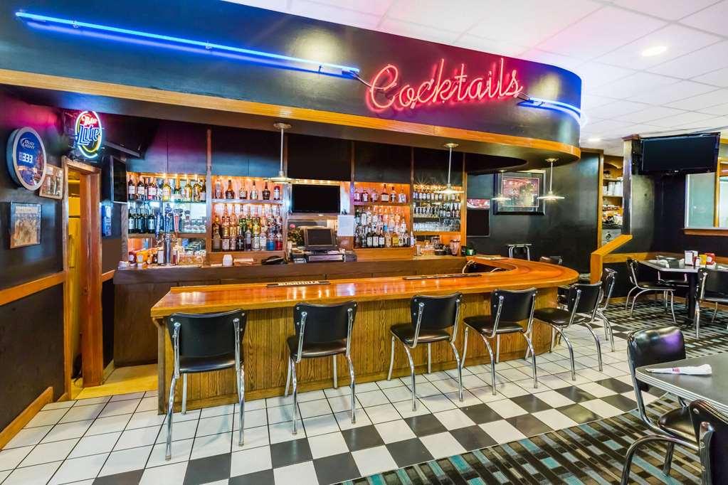 Wyndham Garden Ankeny Hotel Restaurant photo