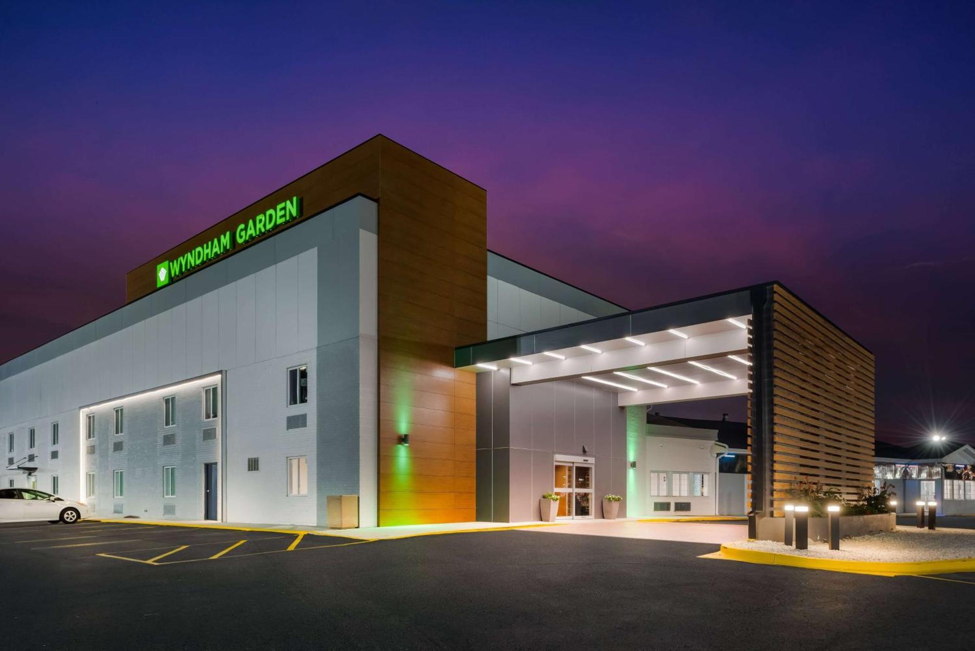 Wyndham Garden Ankeny Hotel Exterior photo