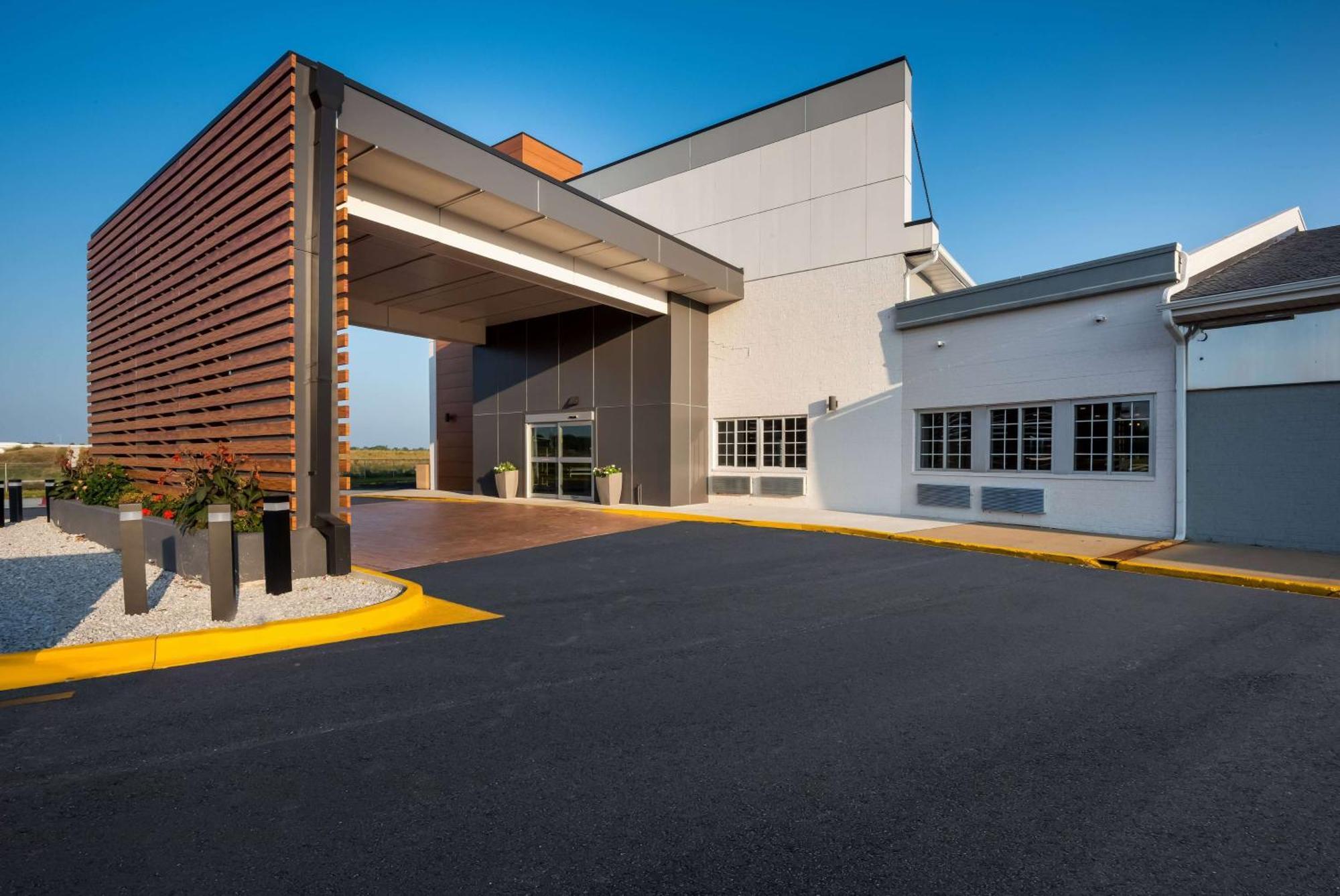 Wyndham Garden Ankeny Hotel Exterior photo